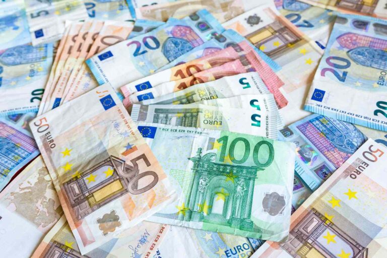 Euro Falling for The Second Straight Day