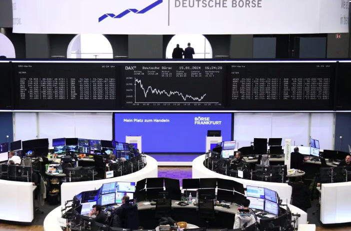 European Shares Extend Gains Amid Financial Strength, Despite Weekly Dip