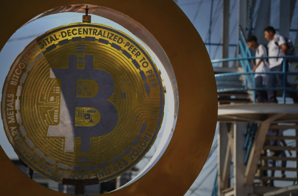 Bitcoin Hovers Near All-Time Peak as Crypto Draws Record Inflows